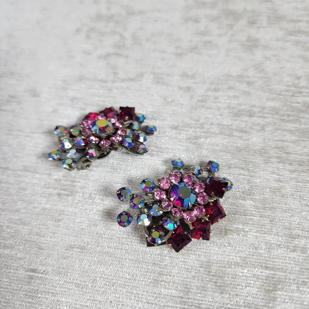 Vintage Starburst Floral Pink Red Clip On Earrings Glam Costume Jewelry